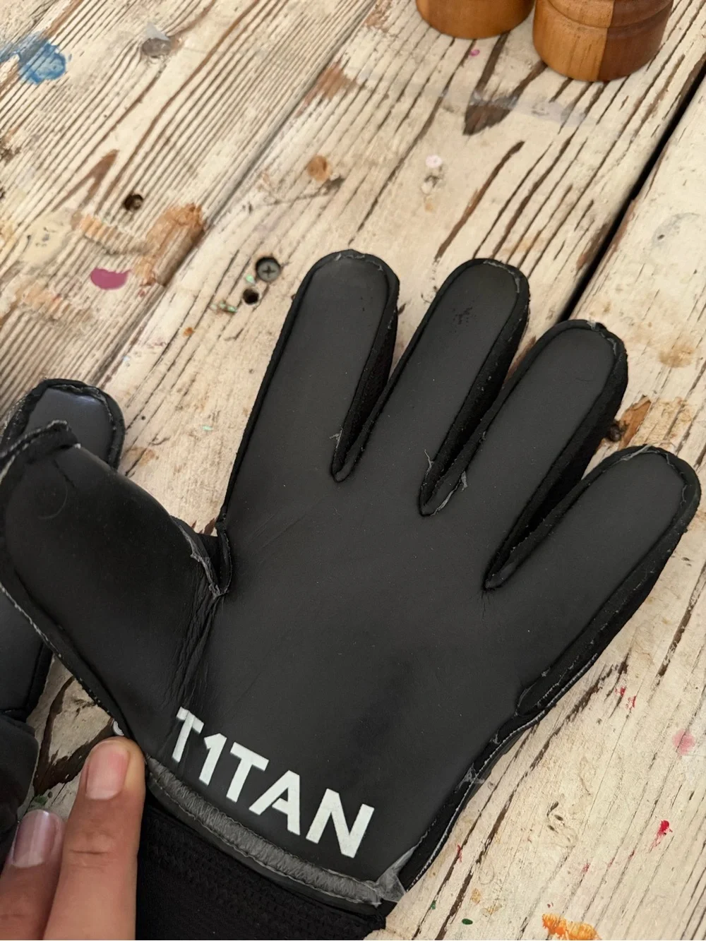 Titan Black Classic 1.0 Goalkeeper Gloves
